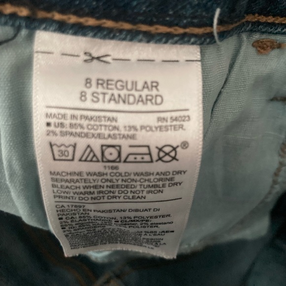 Old Navy Rockstar ripped mid- rise jeans - Picture 5 of 5